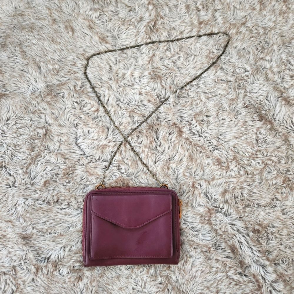 Street Level Maroon Faux Leather Chain Strap‎ Crossbody Bag